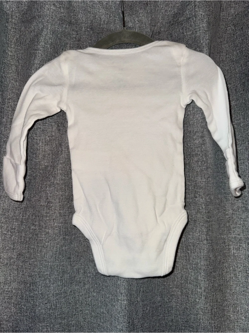 Bundle: 6 Carter's White Onsies